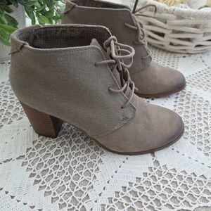 Toms Lunata Taupe Suede Lace-Up Booties Size 9